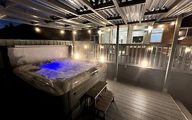 Numero Venti Aparthouse Wifi Parking Hot Tub